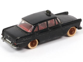 Lot 301 - DINKY TOYS (FRANCE) (1)