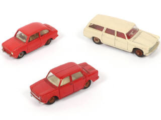 Lot 344 - DINKY TOYS (FRANCE) (3)