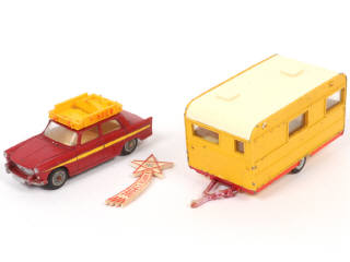 Lot 304 - DINKY TOYS (FRANCE) (2)