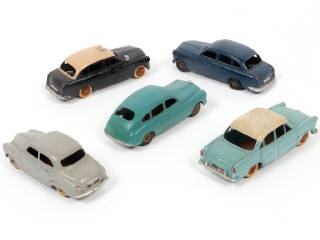 Lot 356 - DINKY TOYS (FRANCE) (5)