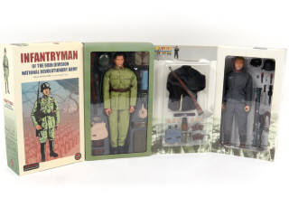 Lot 63 - DIVERS (2)