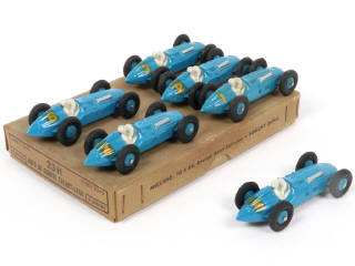 Lot 346 - DINKY TOYS (FRANCE) (1)