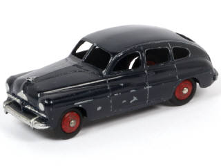 Lot 351 - DINKY TOYS (FRANCE) (1)