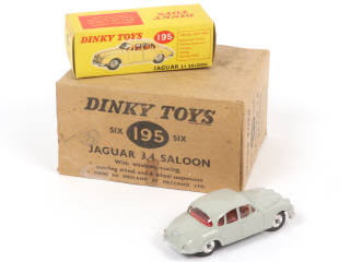 Lot 303 - DINKY TOYS (GB) (2)