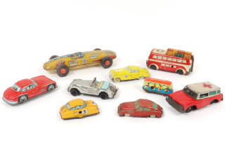 Lot 13 - DIVERS (9)