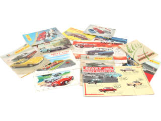 Lot 4 - DINKY TOYS (FRANCE) (12)