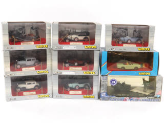 Lot 135 - DIVERS (9)