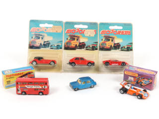 Lot 121 - DIVERS (6)