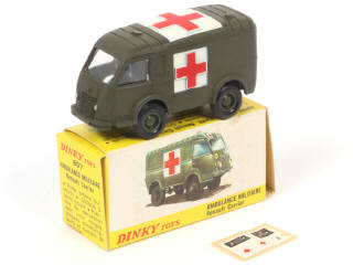 Lot 283 - DINKY TOYS (FRANCE) (1)