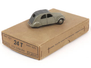 Lot 197 - DINKY TOYS (FRANCE) (1)