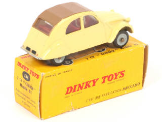 Lot 246 - DINKY TOYS (FRANCE) (1)