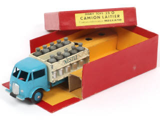Lot 266 - DINKY TOYS (FRANCE) (1)