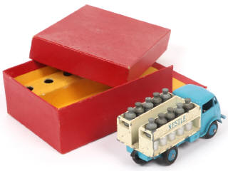 Lot 266 - DINKY TOYS (FRANCE) (1)