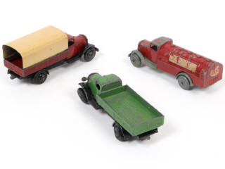 Lot 319 - DINKY TOYS (FRANCE) (3)