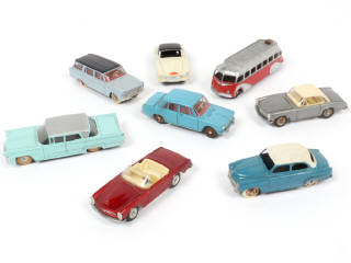 Lot 329 - DINKY TOYS (FRANCE) (8)