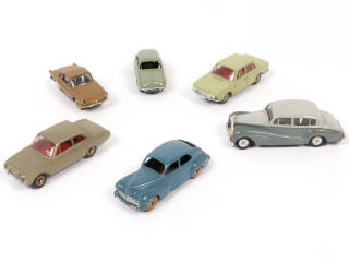 Lot 327 - DINKY TOYS (FRANCE) (6)