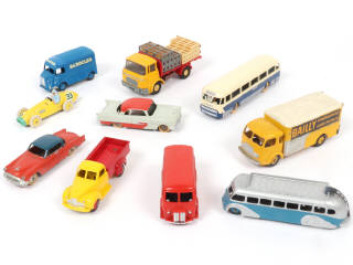 Lot 332 - DINKY TOYS (FRANCE) (10)