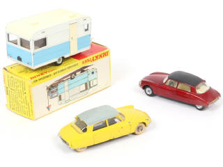 Lot 322 - DINKY TOYS (FRANCE) (3)