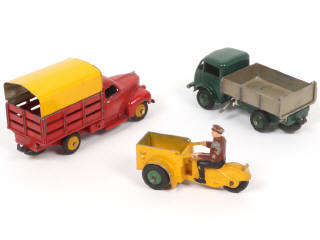 Lot 318 - DINKY TOYS (FRANCE) (3)