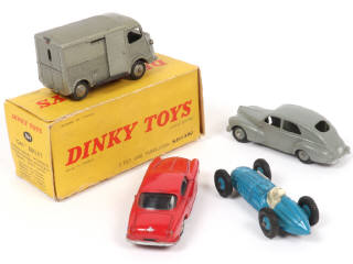 Lot 323 - DINKY TOYS (FRANCE) (5)