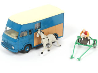 Lot 278 - DINKY TOYS (FRANCE) (1)