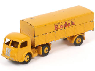 Lot 276 - DINKY TOYS (FRANCE) (1)