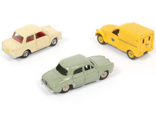 Lot 325 - DINKY TOYS (FRANCE) (3)