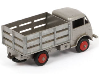 Lot 271 - DINKY TOYS (FRANCE) (1)