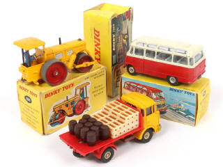 Lot 334 - DINKY TOYS (FRANCE) (3)