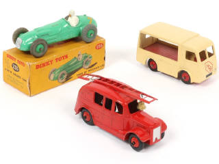 Lot 234 - DINKY TOYS (GB) (3)
