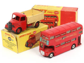 Lot 229 - DINKY TOYS (GB) (2)