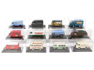 Lot 403 - DIVERS (12)