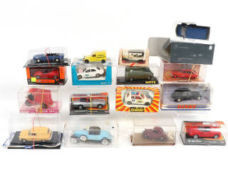 Lot 356 - DIVERS (16)