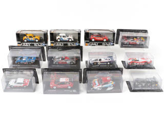 Lot 402 - DIVERS (12)