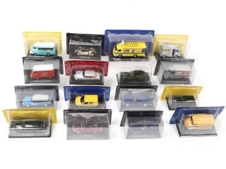 Lot 368 - DIVERS (16)