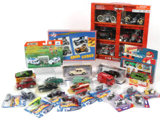 Lot 346 - DIVERS (26)