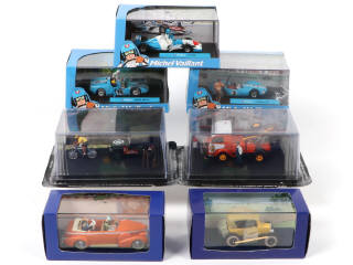 Lot 325 - DIVERS (7)