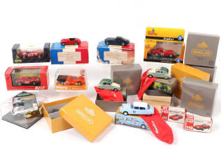 Lot 342 - DIVERS (12)