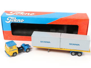 Lot 319 - DIVERS (3)