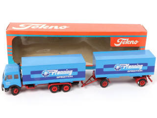 Lot 319 - DIVERS (3)