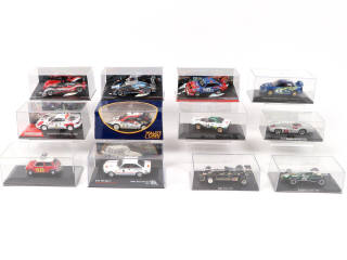 Lot 410 - DIVERS (12)