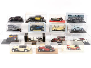 Lot 354 - DIVERS (15)