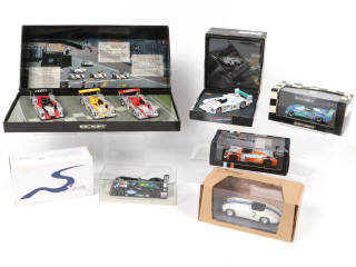 Lot 324 - DIVERS (6)