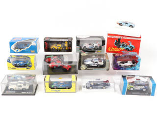 Lot 396 - DIVERS (12)