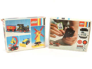Lot 252 - LEGO (DANEMARK) (2)