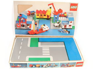 Lot 253 - LEGO (DANEMARK) (1)