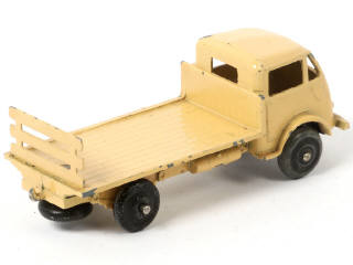 Lot 459 - DINKY TOYS (FRANCE) (1)