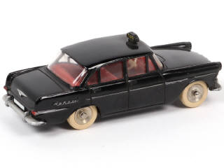 Lot 336 - DINKY TOYS (FRANCE) (1)