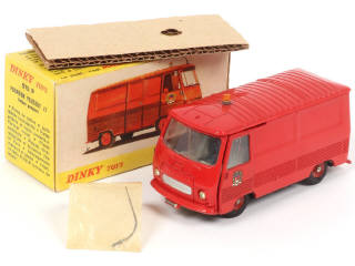 Lot 470 - DINKY TOYS (FRANCE) (1)