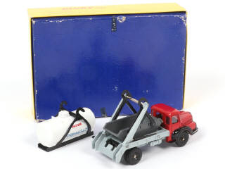 Lot 490 - DINKY TOYS (FRANCE) (1)